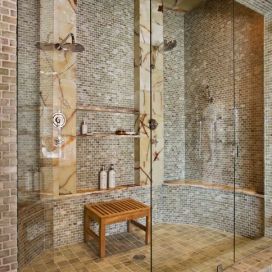 Koupelna s mozaikovým obkladem