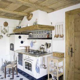 Dřevěný strop v kuchyni Claudia Fiserova