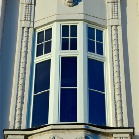 Atypické okno historického domu 
