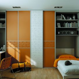 studentský pokoj v kombinaci oranžové a bílé barvy Komandor – výrobce vestavěných skříní a kvalitního nábytku na míru