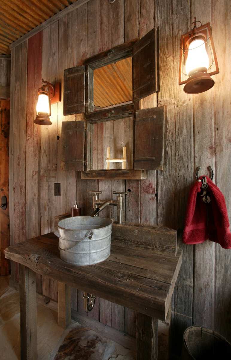 Venkovní dřevěná koupelna - 