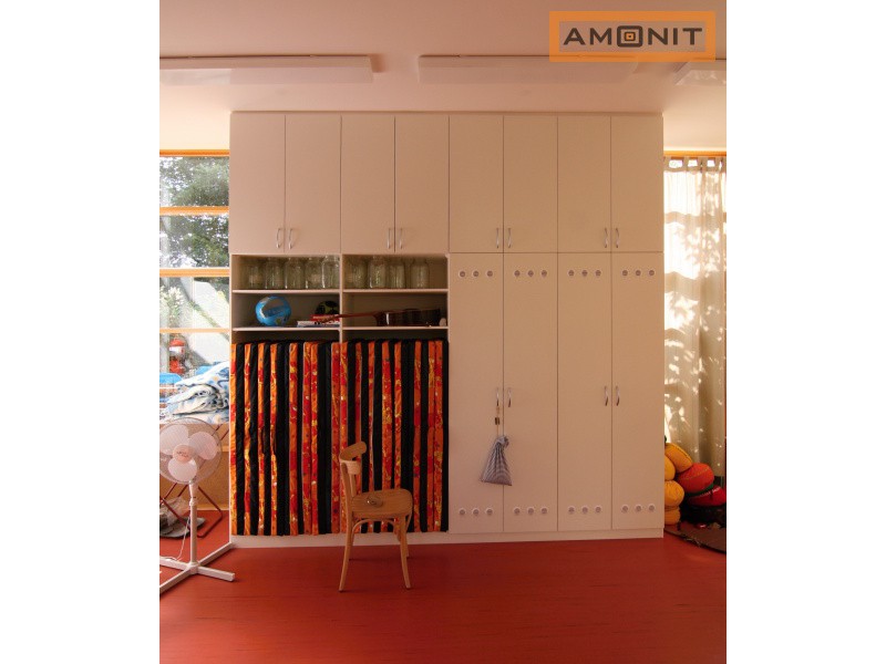 Vestavěné skříně s pantovými dveřmi | AMONIT - Amonit interiéry s.r.o.