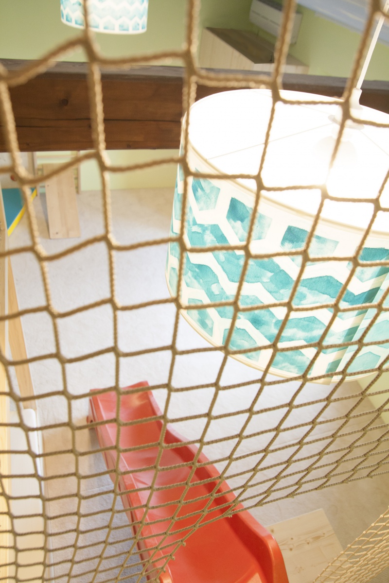 Dětský pokoj v podkroví se skluzavkou - Little design