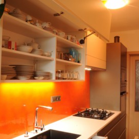 Lamino kuchyň v paneláku, 3D sklo