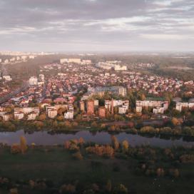 Vizualizace projektu bývalého cukrovaru v Praze Modřany Skyworker - foto a video z dronu